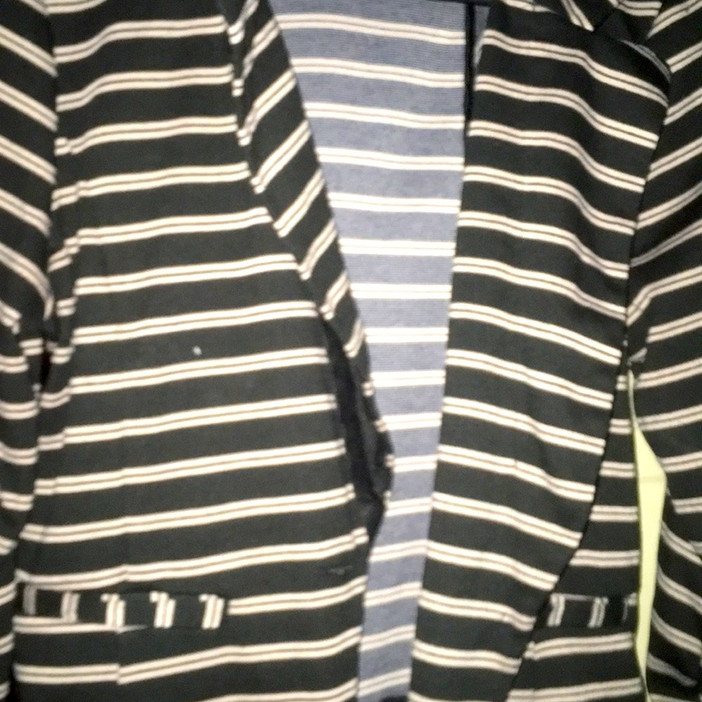 Juniors one X crop jacket